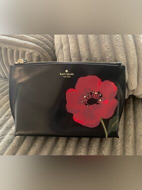 kate spade Black Poppy Cosmetic Pouch or evening bag. NWOT